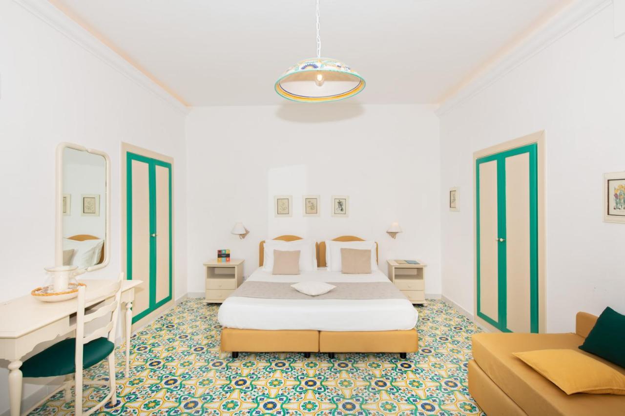 Hotel Grand Tritone