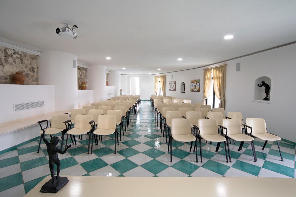 Hotel Grand Tritone